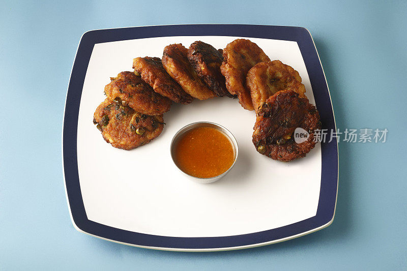 Aloo Tikki或炸马铃薯馅饼